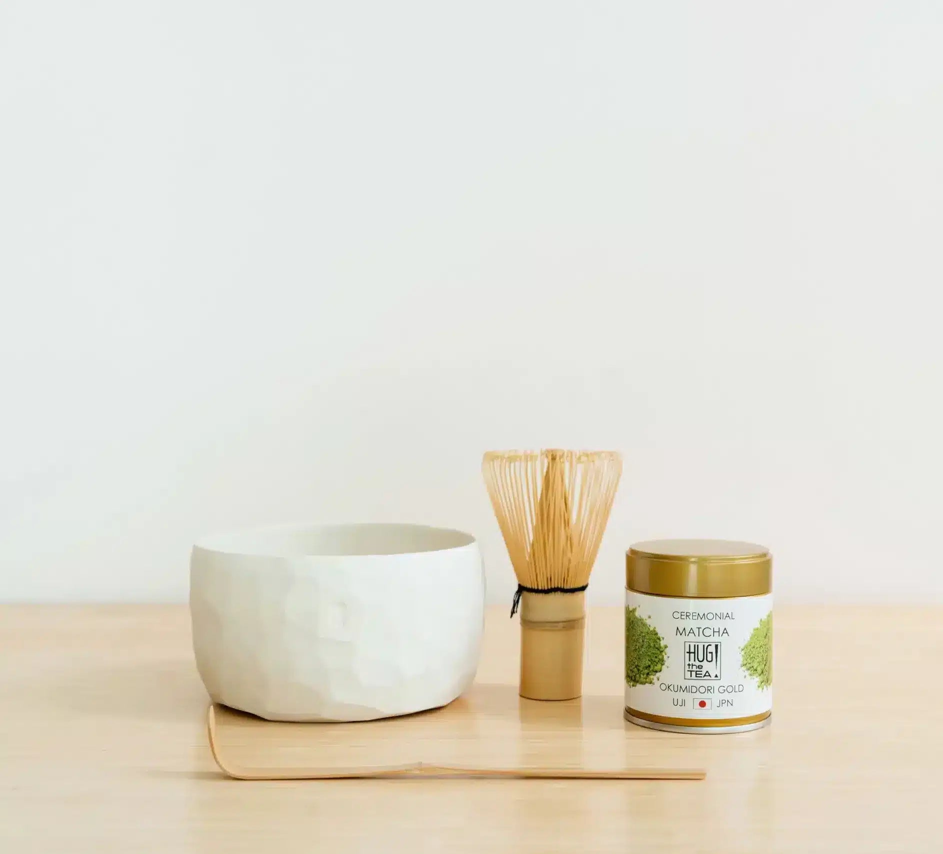 Set Matcha Uji Gold – avec bol blanc fait main (4 pièces)